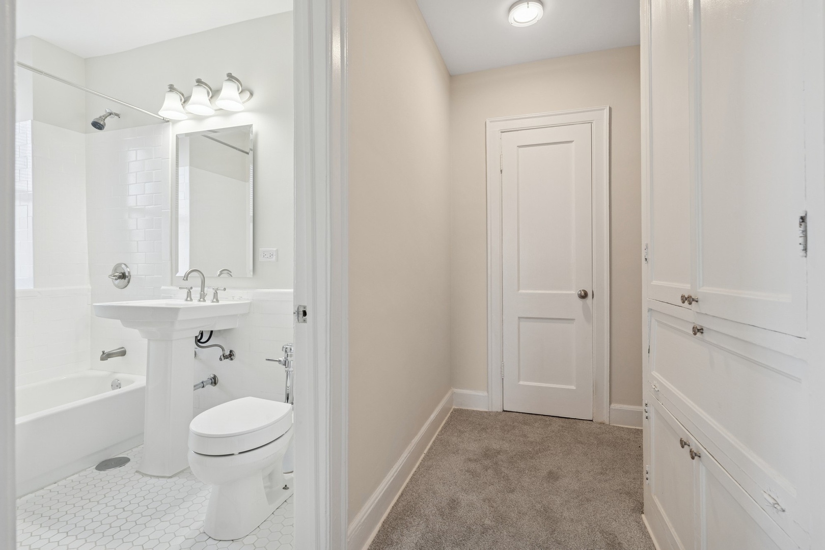 1755 East 55th Street Chicago IL 60615