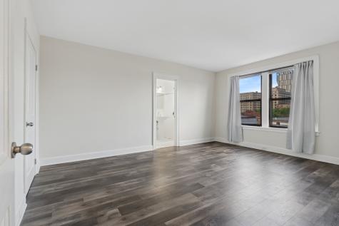 1755 East 55th Street Chicago IL 60615