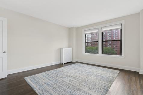 1755 East 55th Street Chicago IL 60615