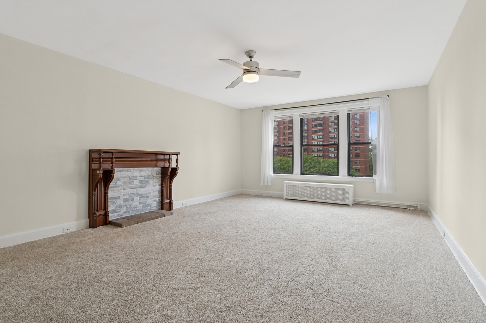 1755 East 55th Street Chicago IL 60615