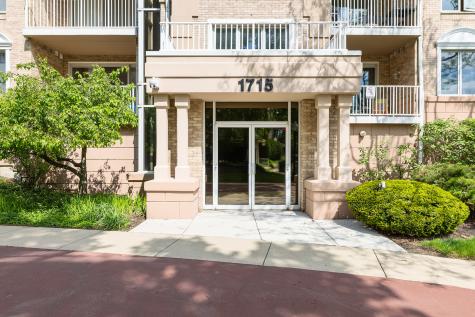 1715 Pavilion Way Park Ridge IL 60068