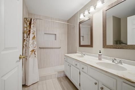 109 Meadowbrook Lane Lake Bluff IL 60044