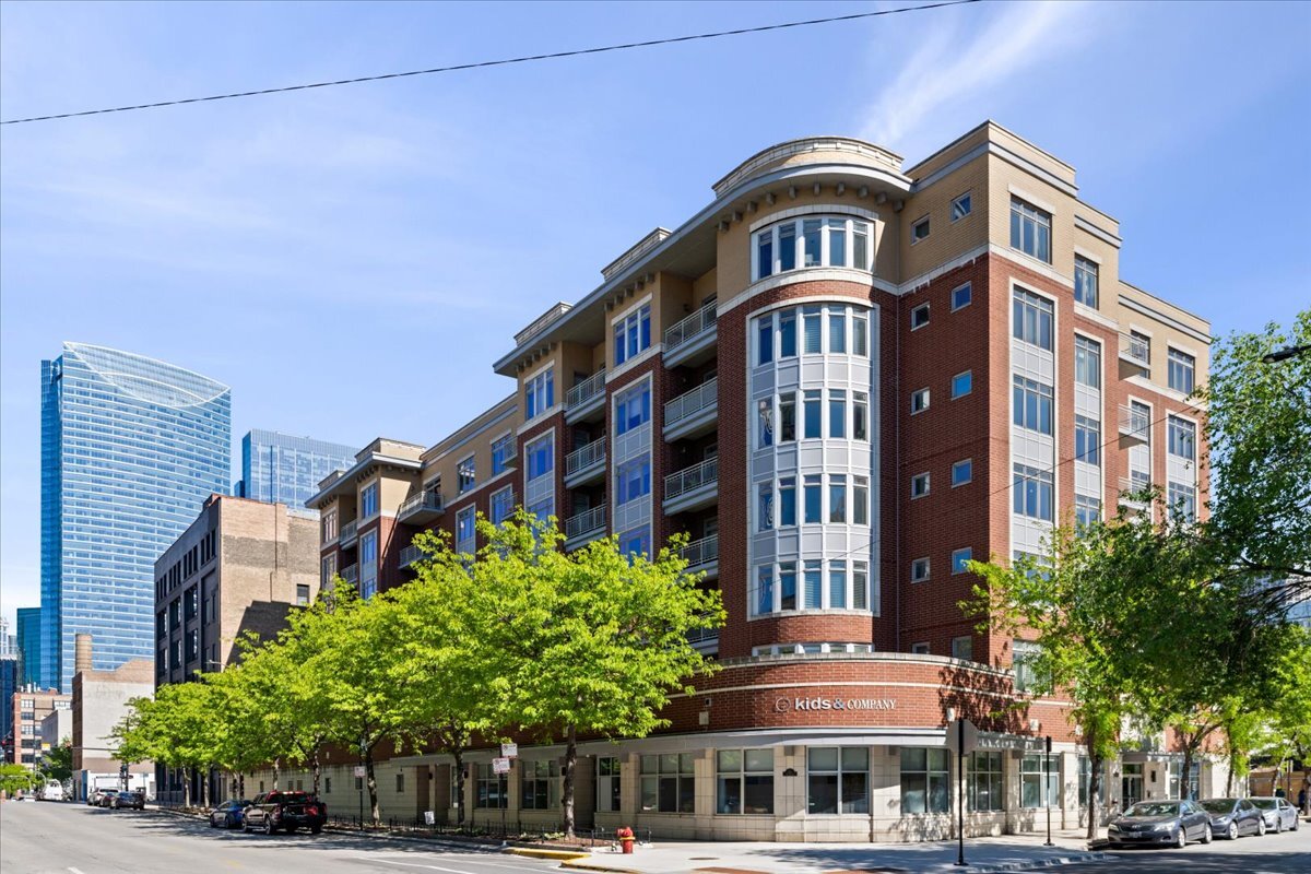 657 West Fulton Street Chicago IL 60661