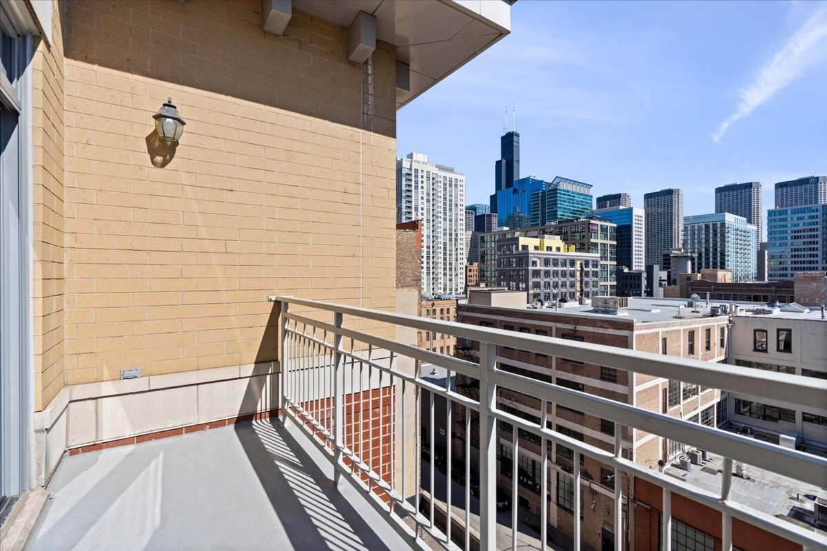 657 West Fulton Street Chicago IL 60661