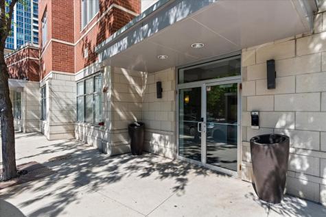 657 West Fulton Street Chicago IL 60661