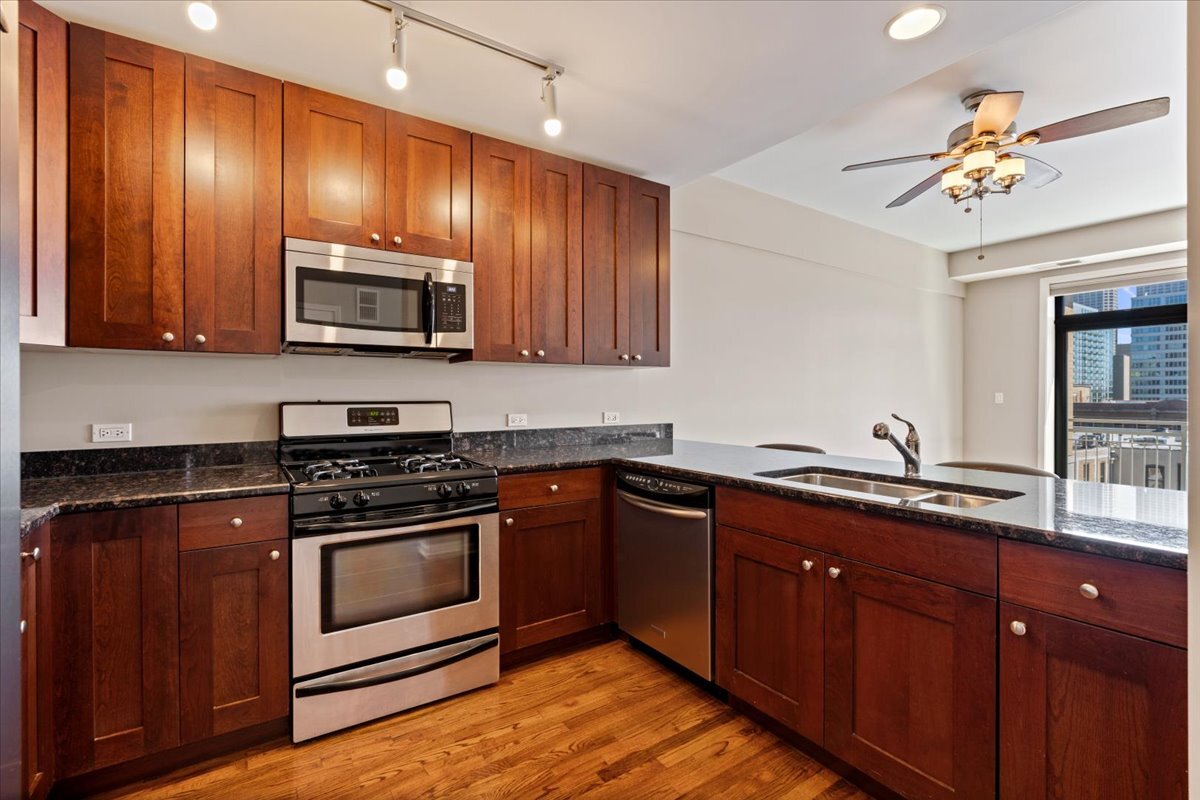 657 West Fulton Street Chicago IL 60661
