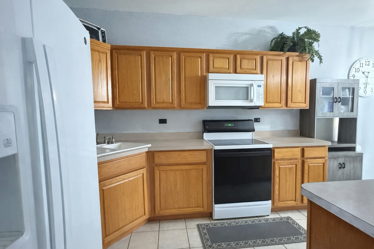 144 Hidden Pond Circle Aurora IL 60504