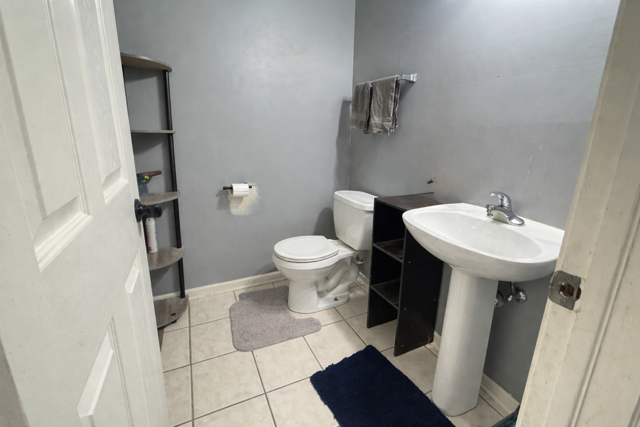 144 Hidden Pond Circle Aurora IL 60504