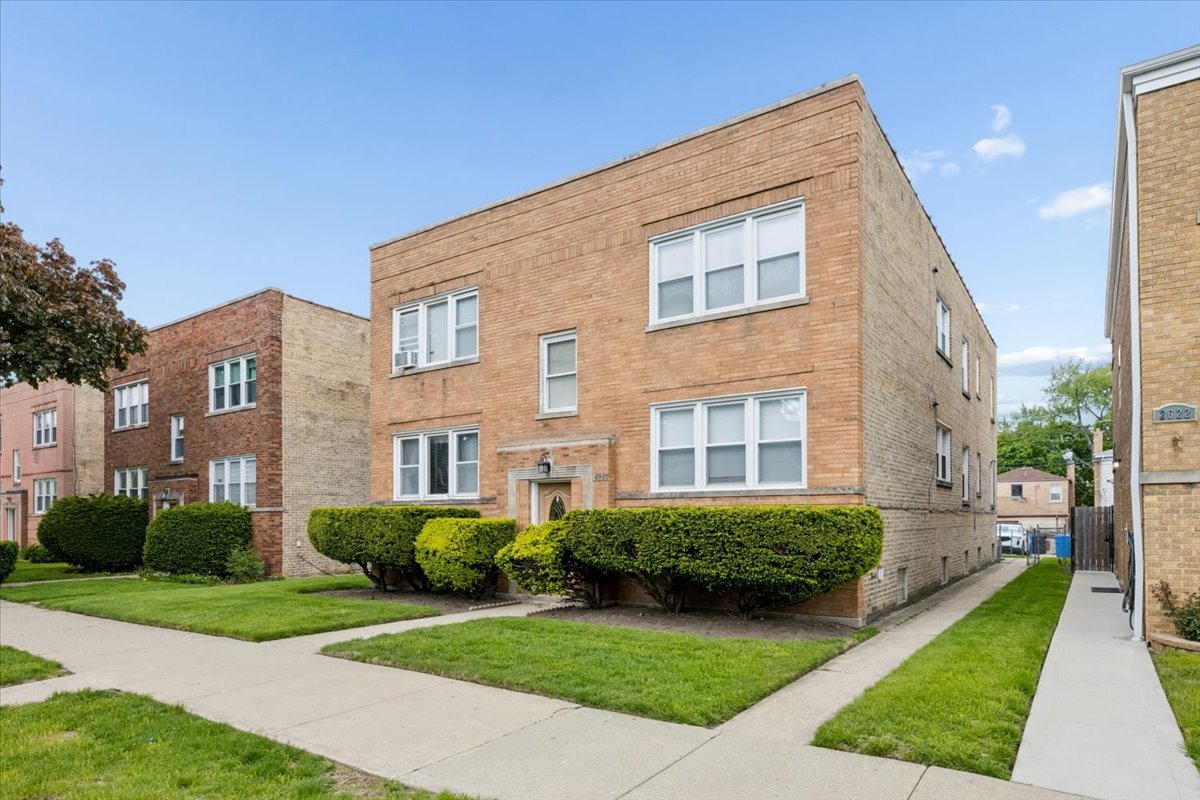 2626 West Balmoral Avenue Chicago IL 60625