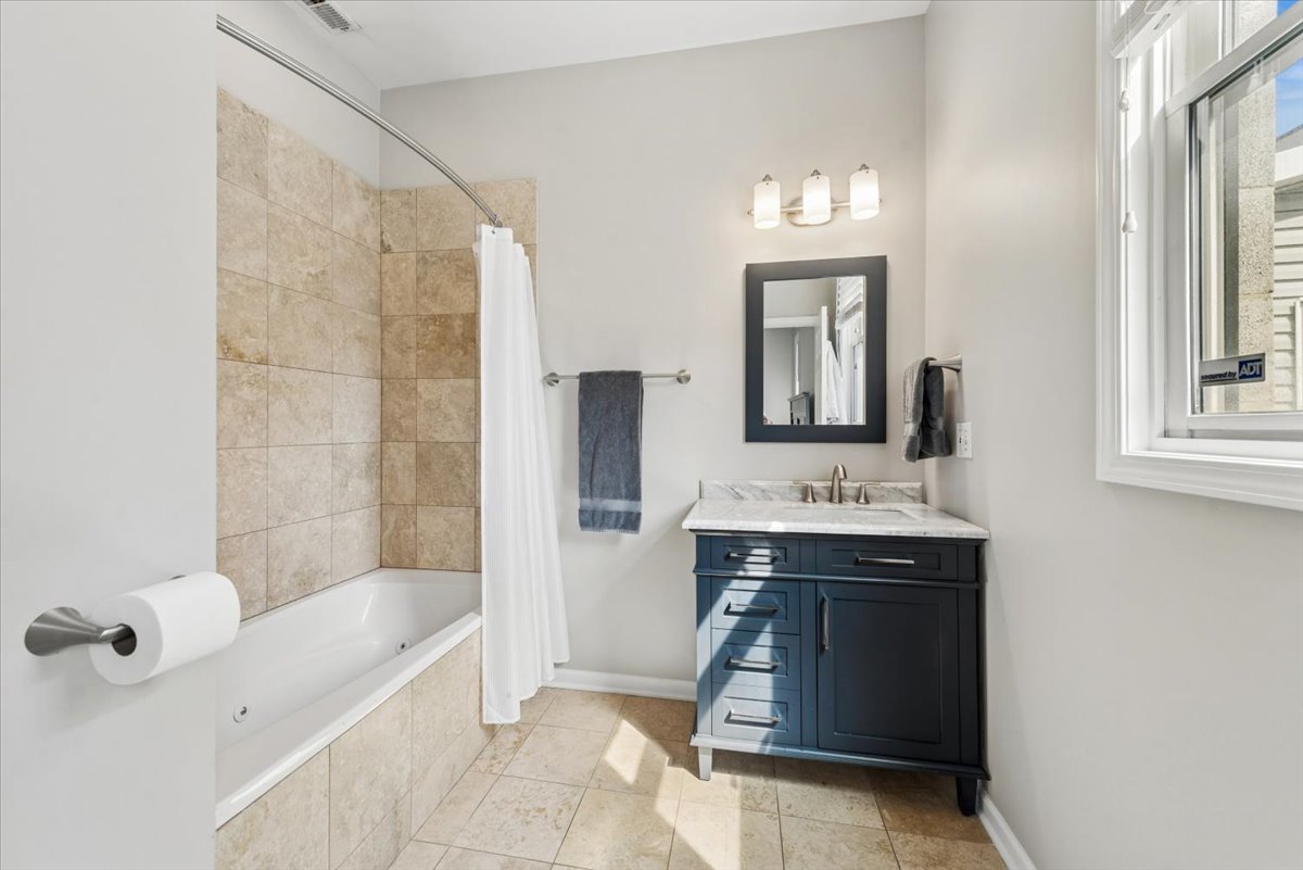 1517 West Fry Street Chicago IL 60642