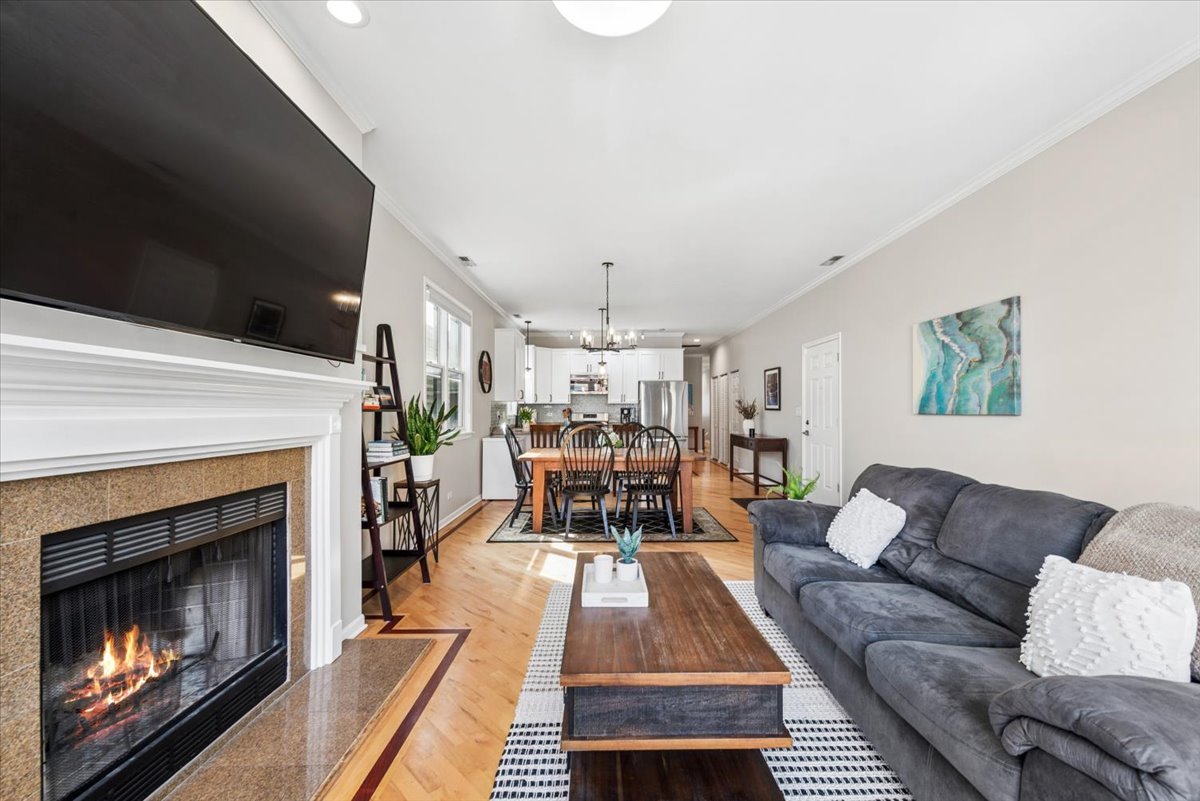 1517 West Fry Street Chicago IL 60642
