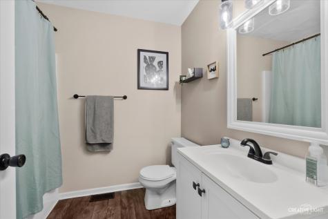 295 Woodridge Circle South Elgin IL 60177