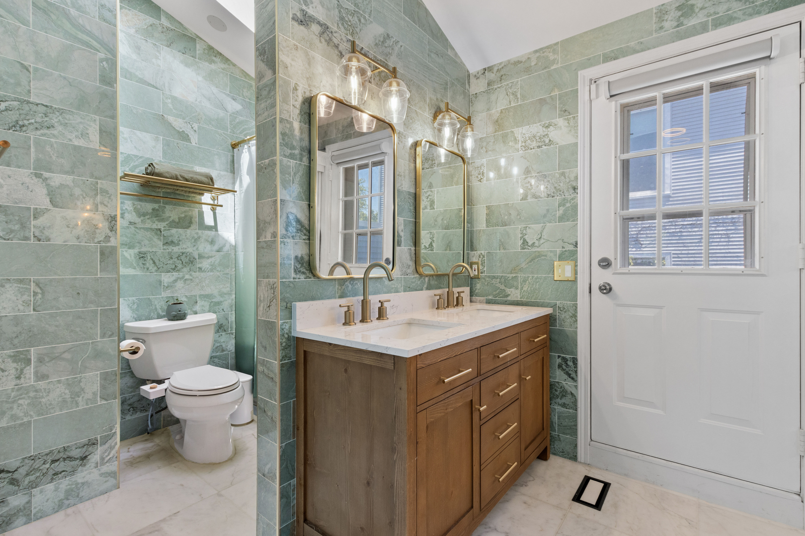 3003 North Kenmore Avenue Chicago IL 60657