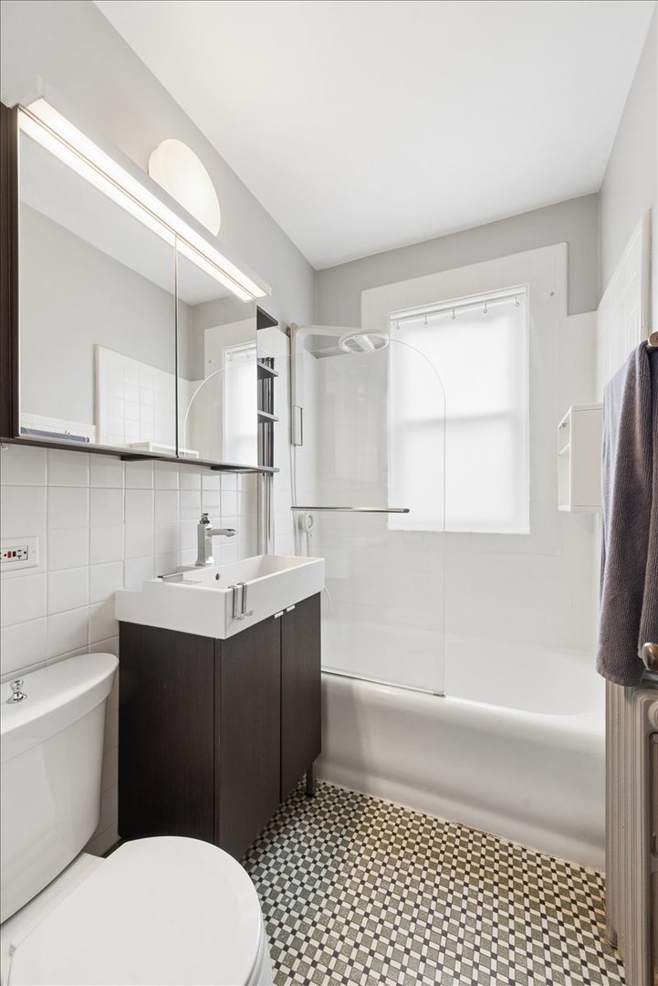 3651 North Kedvale Avenue Chicago IL 60641