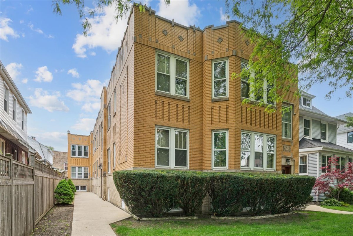 3651 North Kedvale Avenue Chicago IL 60641