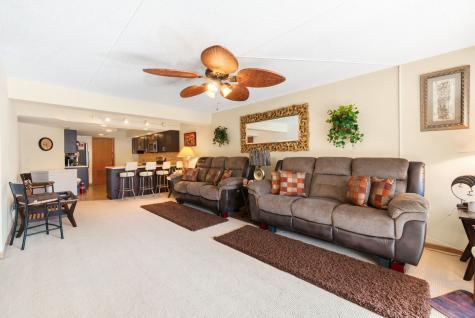 1S045 Spring Road Oakbrook Terrace IL 60181