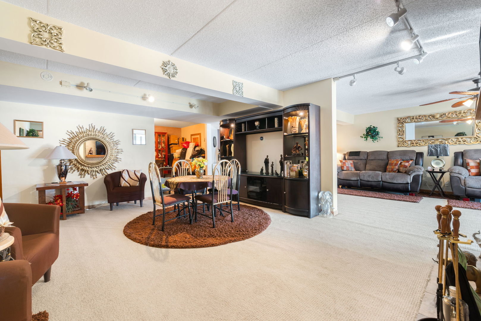 1S045 Spring Road Oakbrook Terrace IL 60181