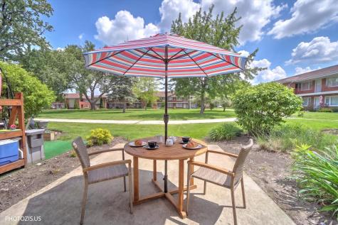 1111 Holiday Lane Des Plaines IL 60016
