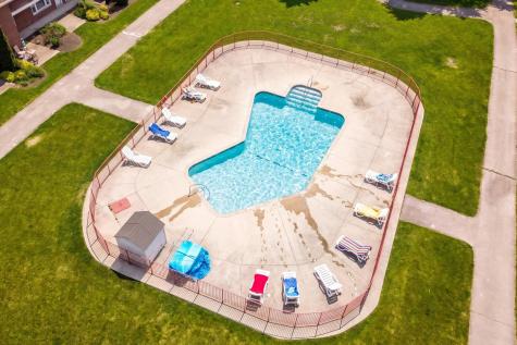 1111 Holiday Lane Des Plaines IL 60016