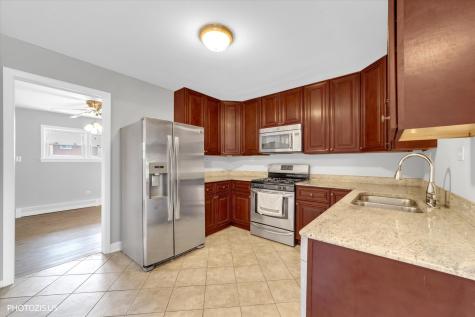 1111 Holiday Lane Des Plaines IL 60016