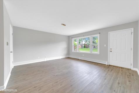 1111 Holiday Lane Des Plaines IL 60016