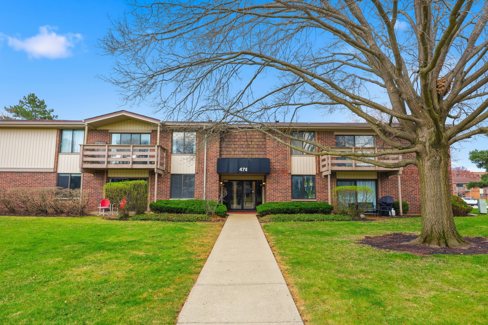 471 Raintree Court Glen Ellyn IL 60137
