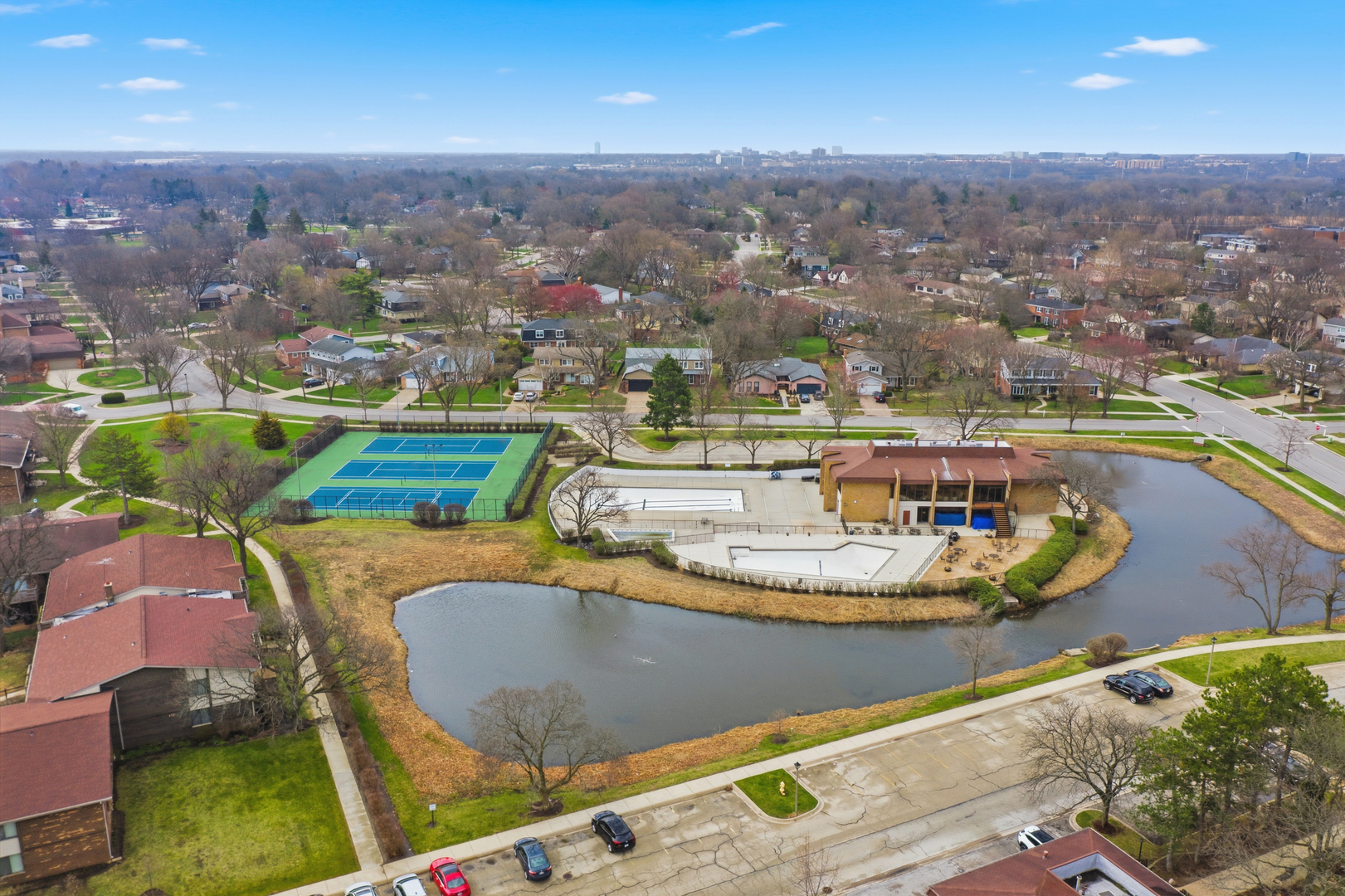 471 Raintree Court Glen Ellyn IL 60137