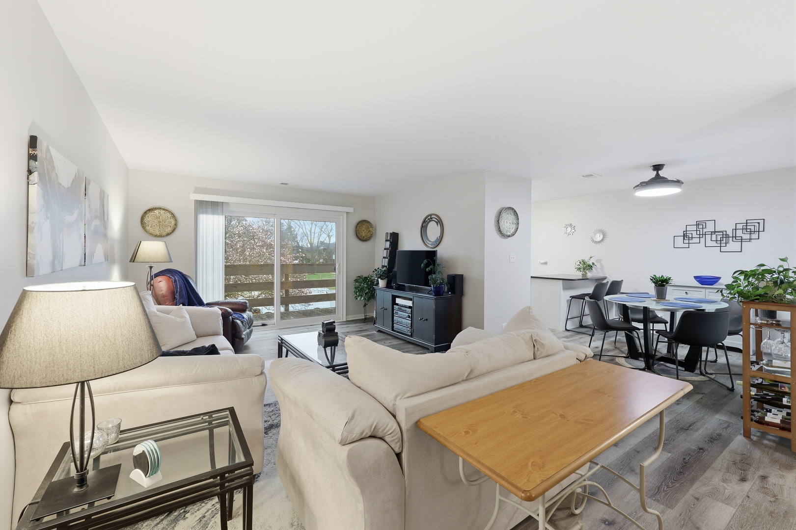 471 Raintree Court Glen Ellyn IL 60137