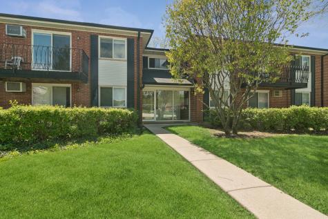 2407 East Olive Street Arlington Heights IL 60004