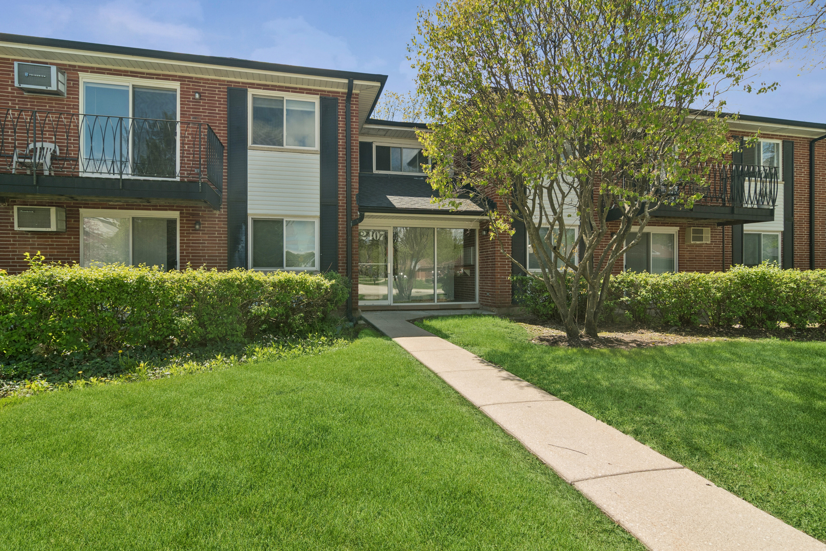 2407 East Olive Street Arlington Heights IL 60004