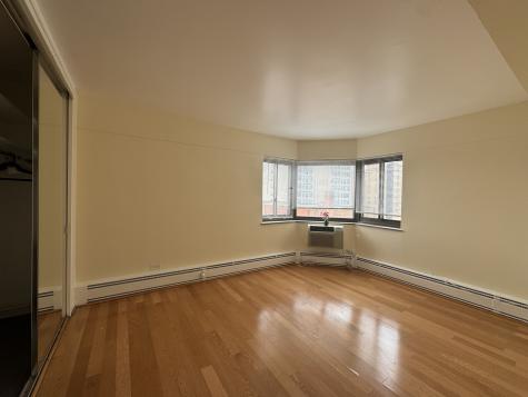 7337 South South Shore Drive Chicago IL 60649