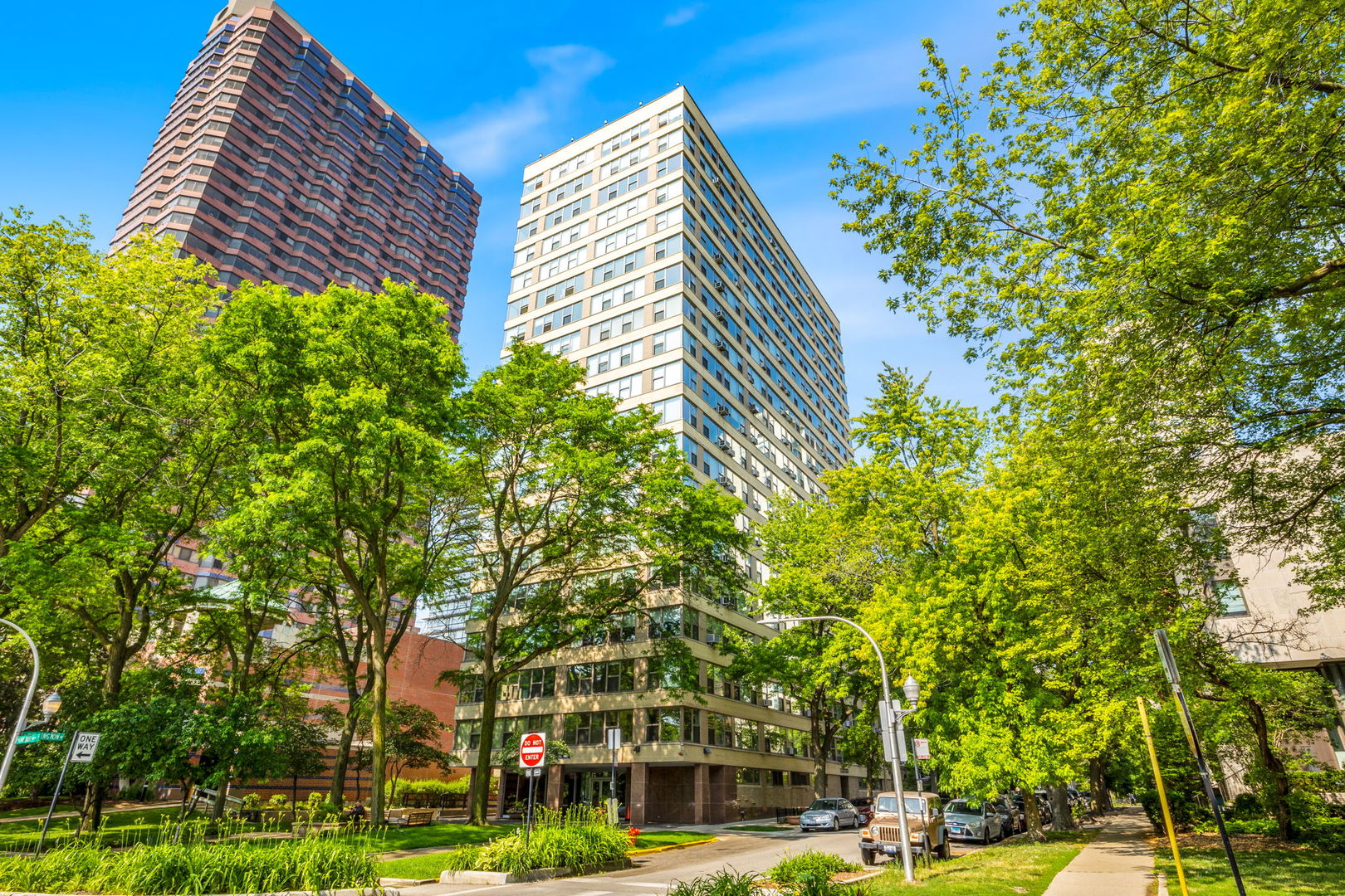 2970 North Lake Shore Drive Chicago IL 60657