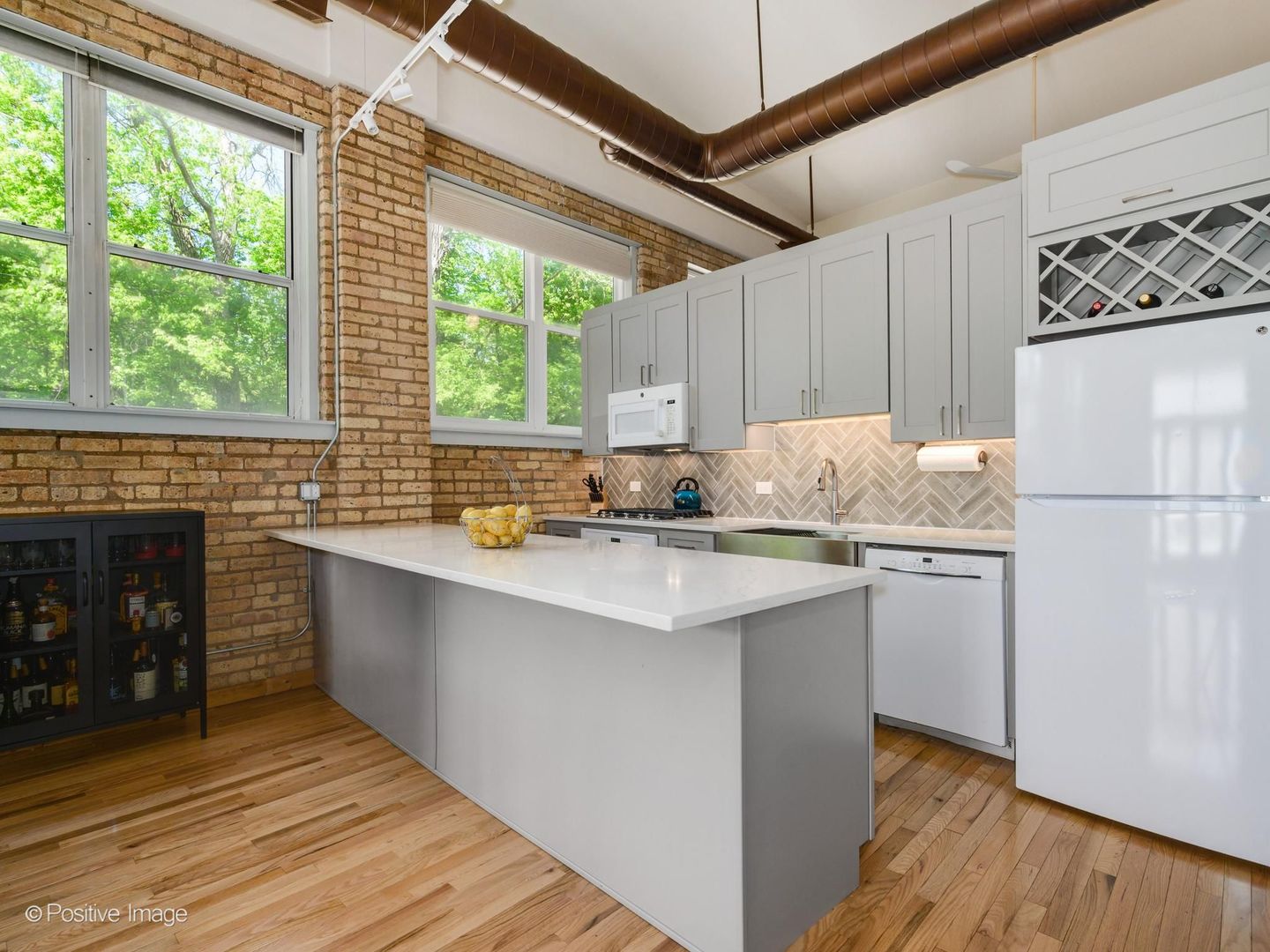 5823 North Ravenswood Avenue Chicago IL 60660