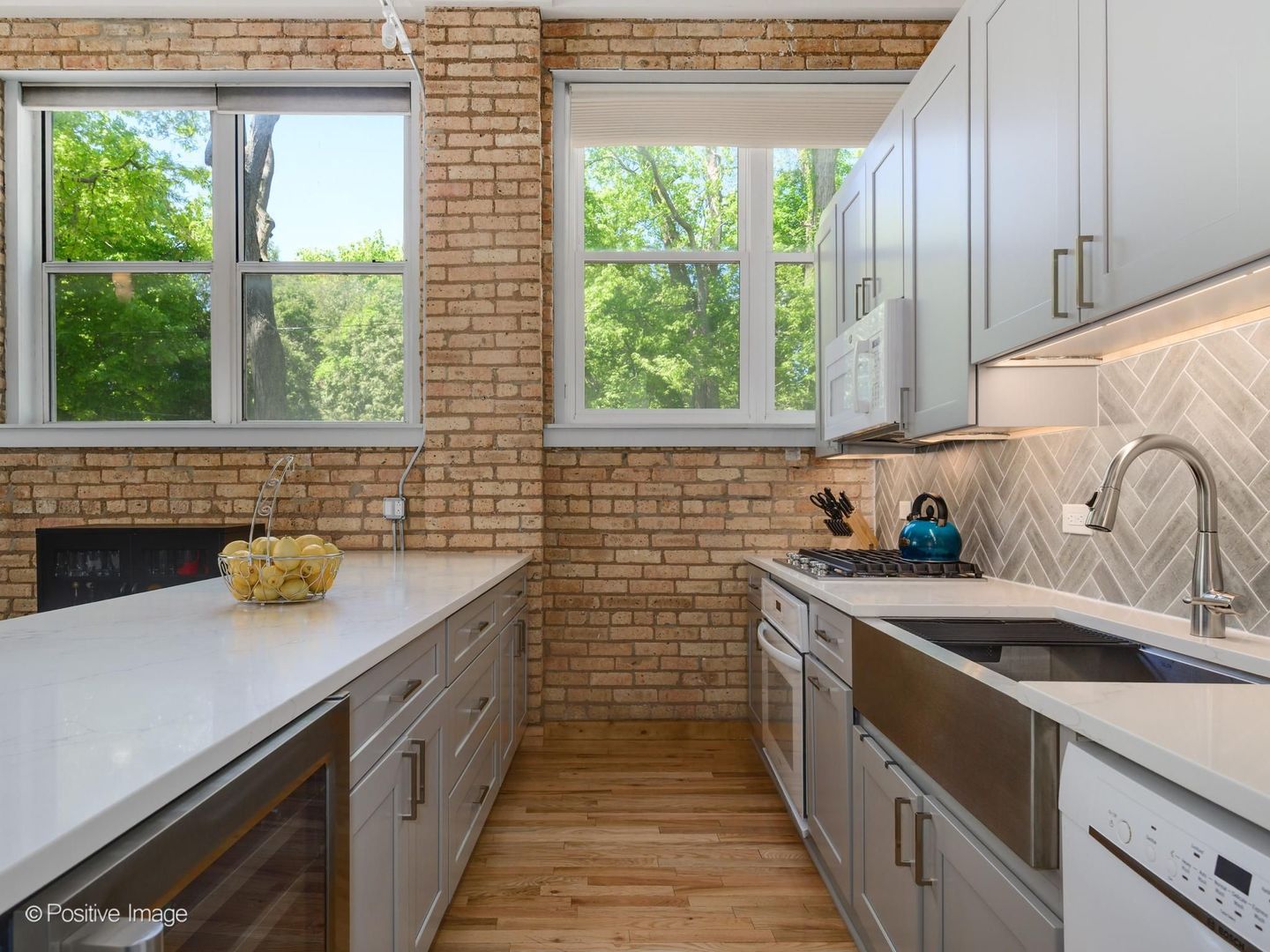 5823 North Ravenswood Avenue Chicago IL 60660