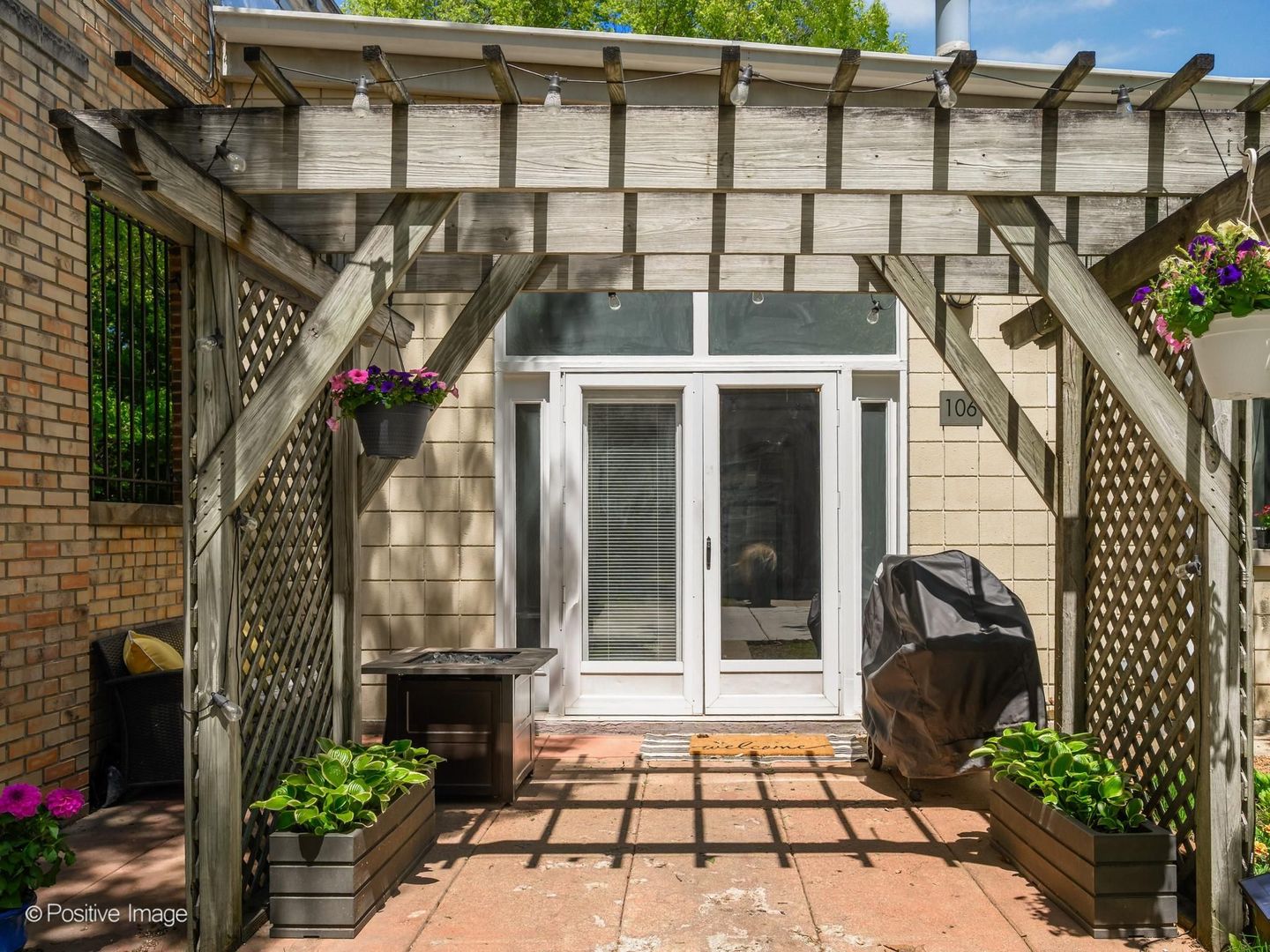 5823 North Ravenswood Avenue Chicago IL 60660