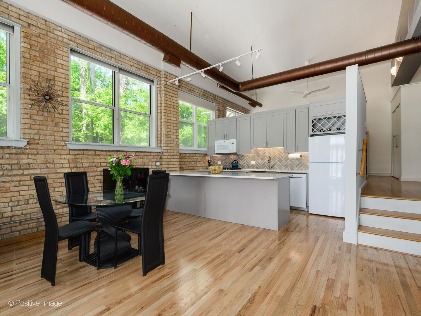 5823 North Ravenswood Avenue Chicago IL 60660