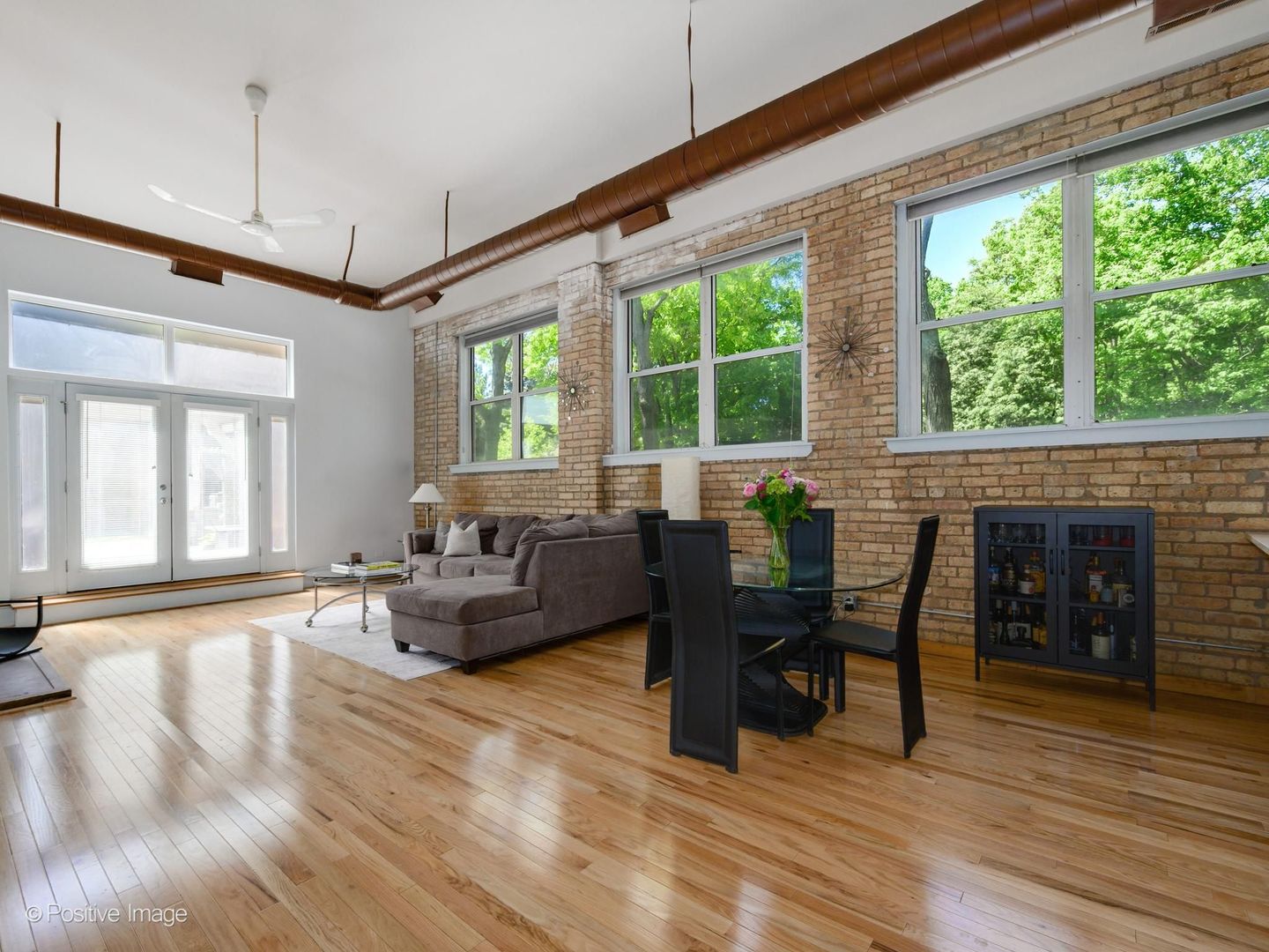 5823 North Ravenswood Avenue Chicago IL 60660