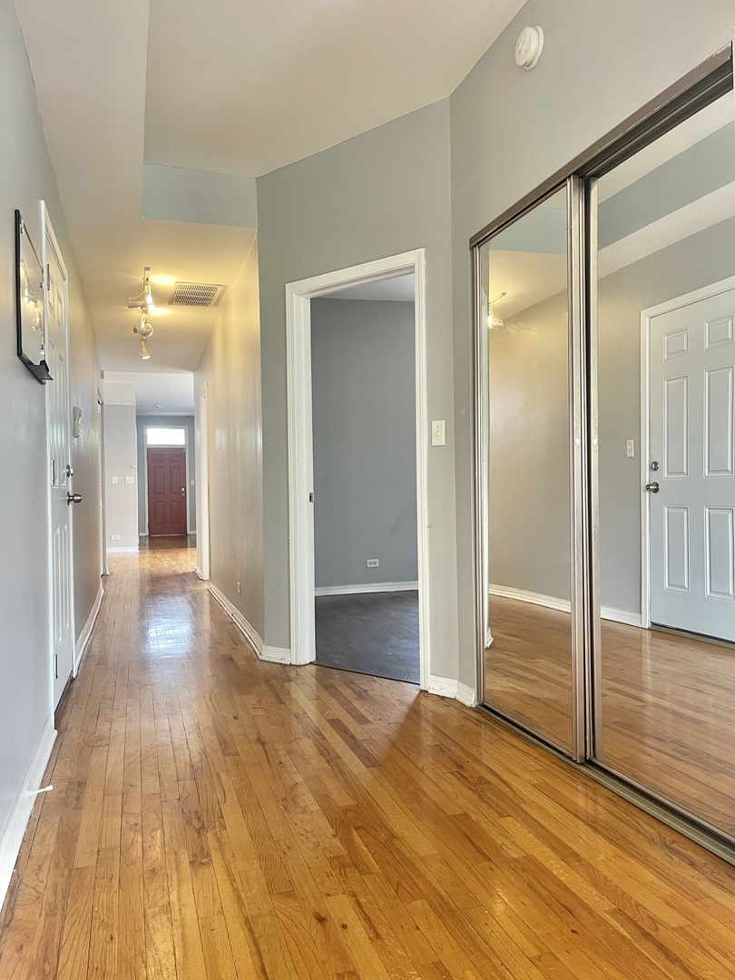 4451 South Indiana Avenue Chicago IL 60653
