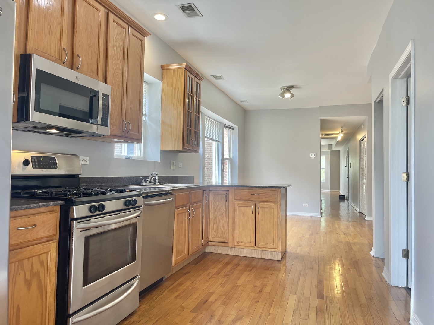 4451 South Indiana Avenue Chicago IL 60653
