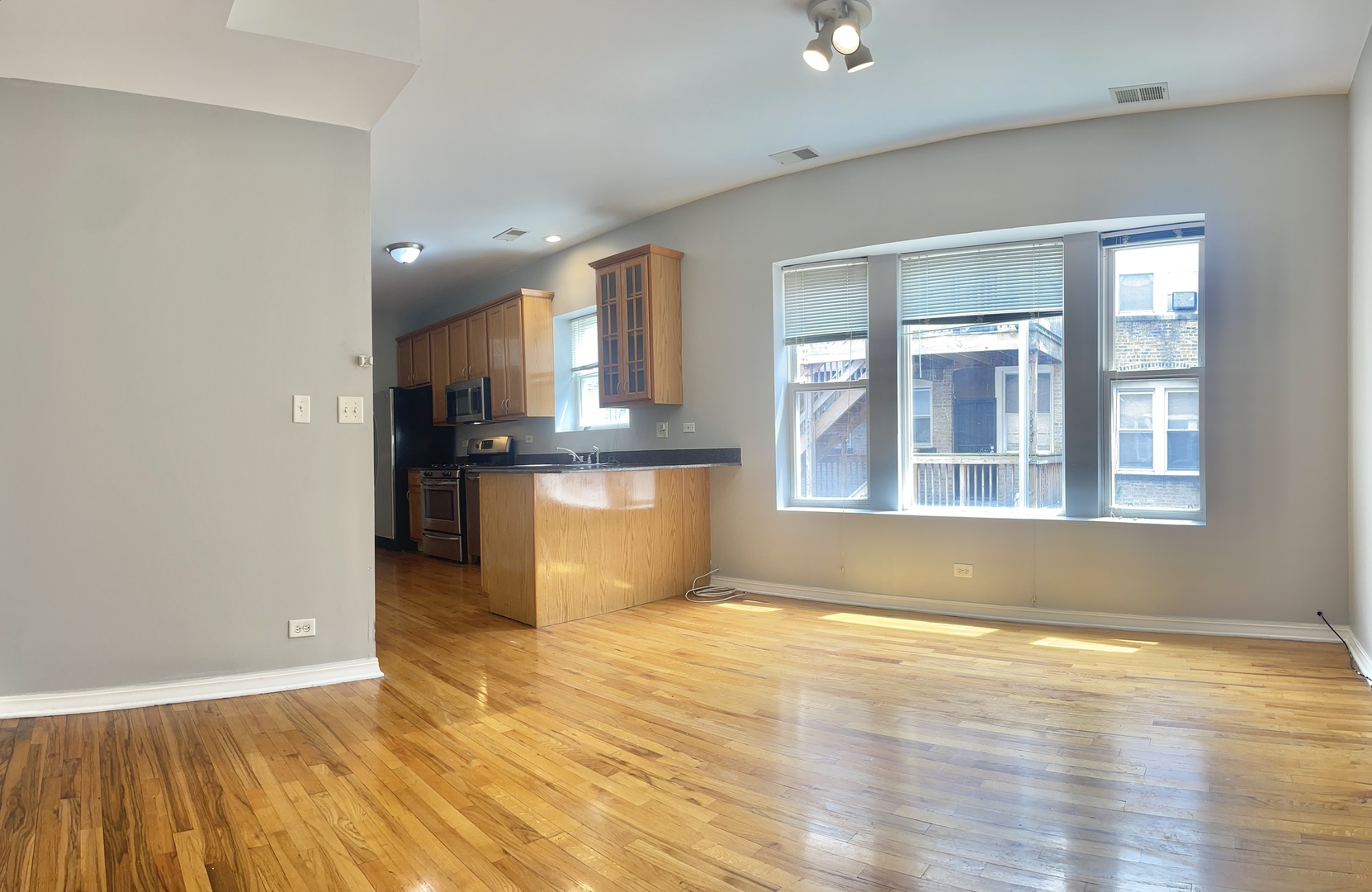4451 South Indiana Avenue Chicago IL 60653