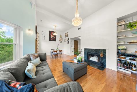 4615 North Beacon Street Chicago IL 60640
