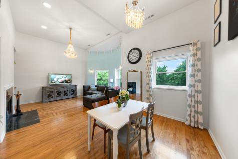 4615 North Beacon Street Chicago IL 60640