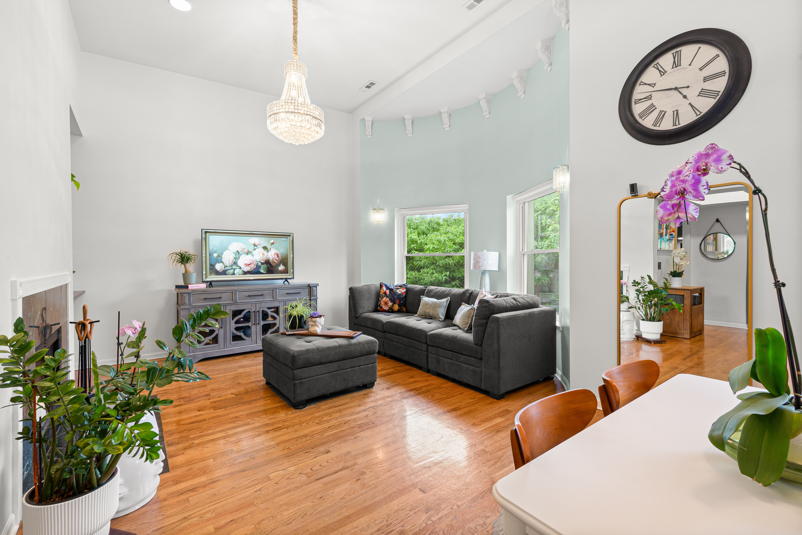4615 North Beacon Street Chicago IL 60640