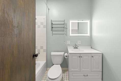 4615 North Beacon Street Chicago IL 60640