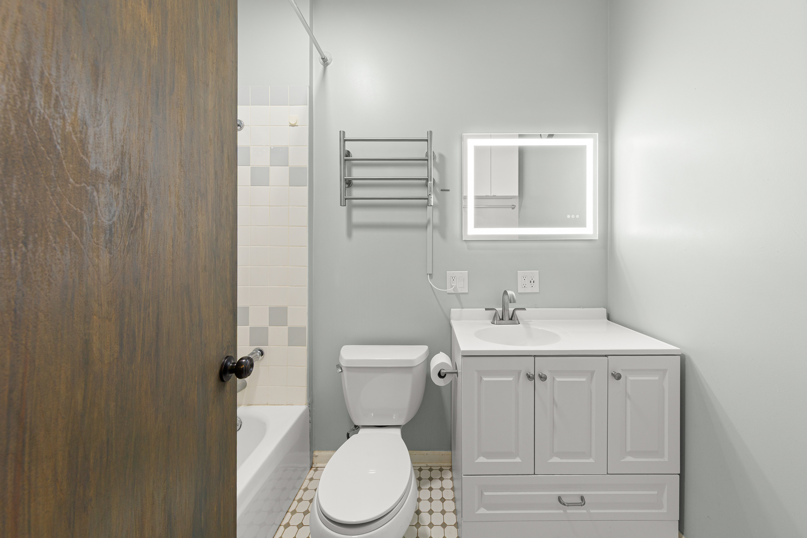 4615 North Beacon Street Chicago IL 60640
