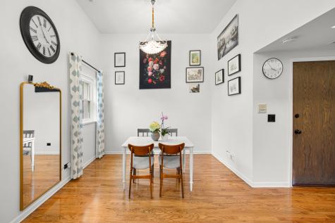 4615 North Beacon Street Chicago IL 60640