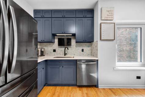 4615 North Beacon Street Chicago IL 60640