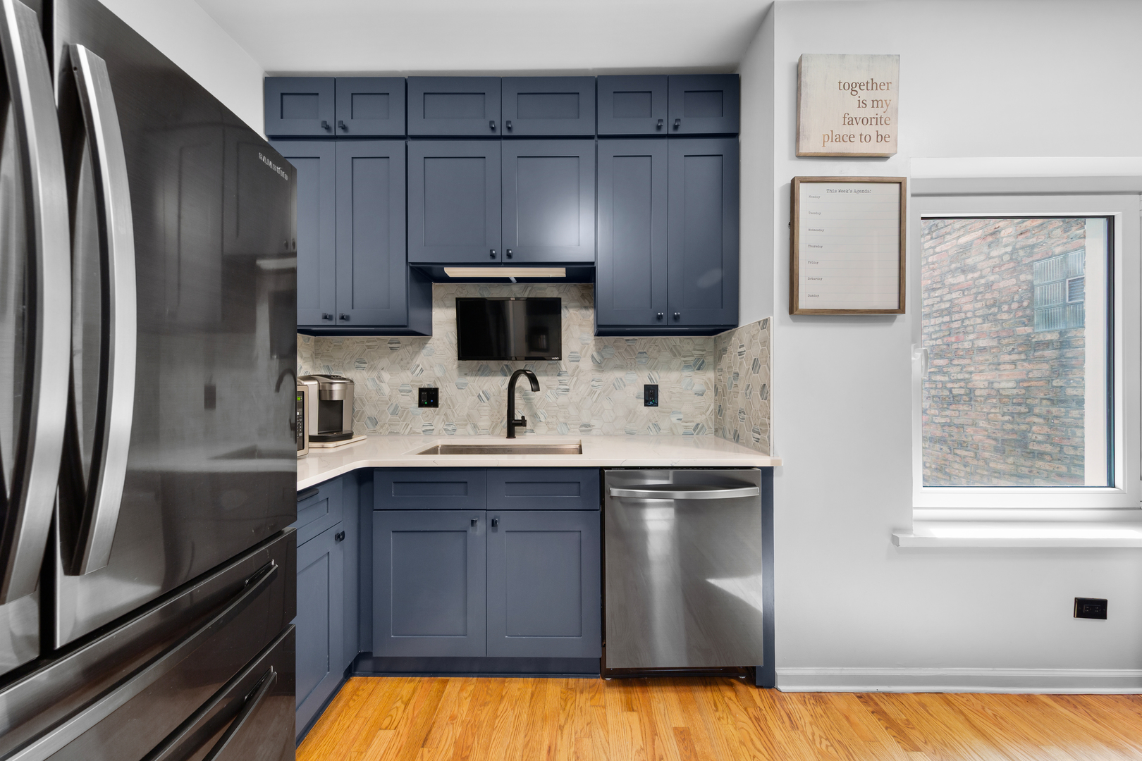 4615 North Beacon Street Chicago IL 60640