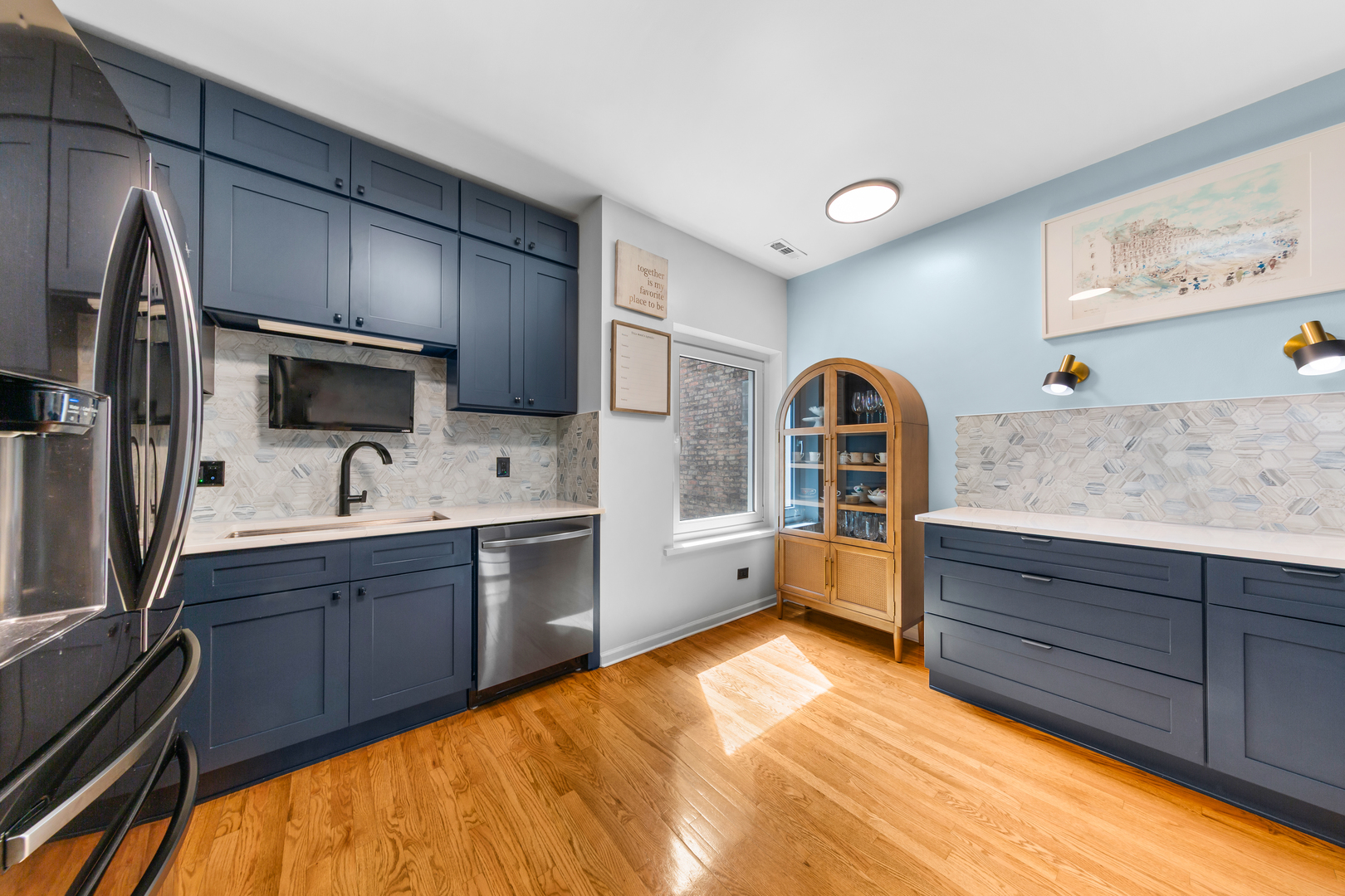 4615 North Beacon Street Chicago IL 60640