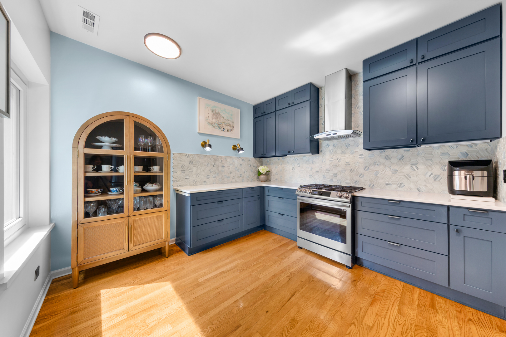 4615 North Beacon Street Chicago IL 60640